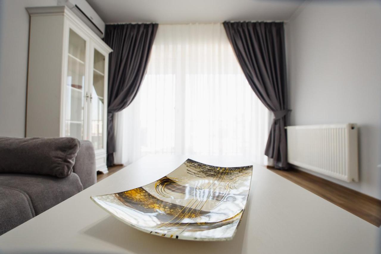 Bright & Elegant Central Apartment Oradea Εξωτερικό φωτογραφία